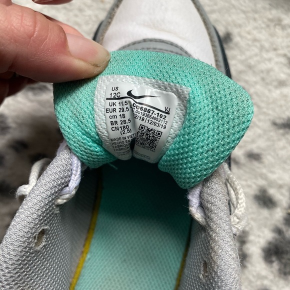 Girls Nike Air Max - Picture 4 of 4